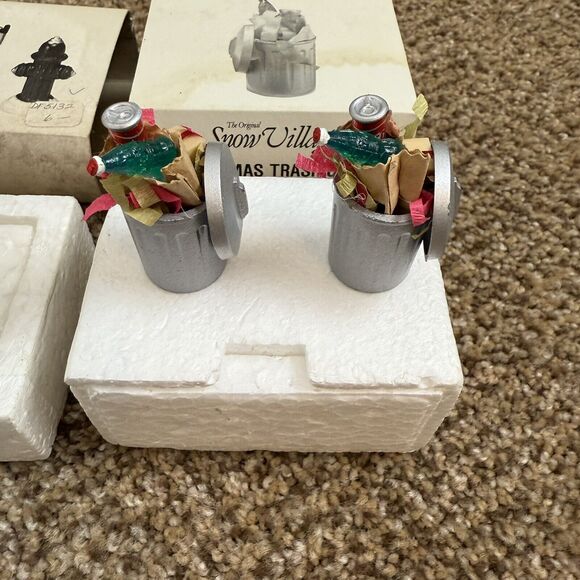 Lot Of 3 Dept 56 Set Trash Cans. Fire Hydrant And Mailbox, And Set Of Stop Signs - Picture 2 of 13